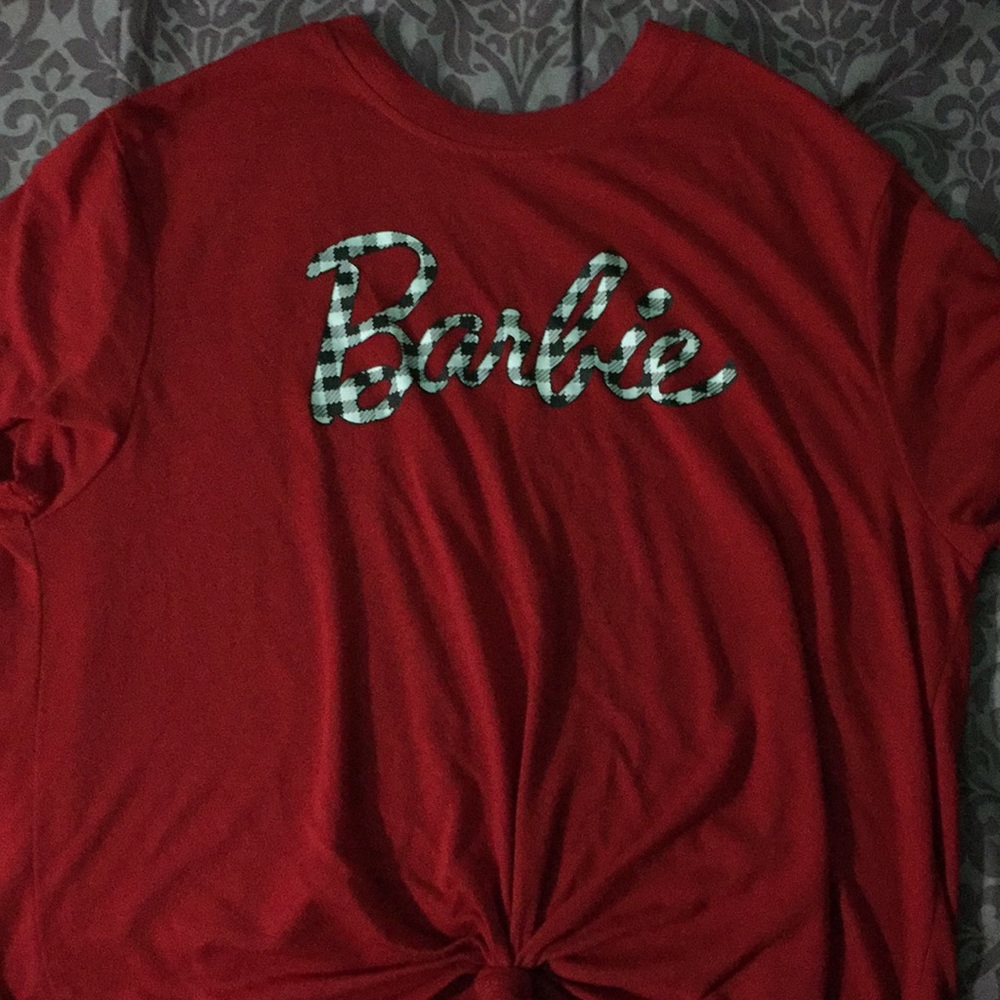 A really pretty Barbie shirt red❤️